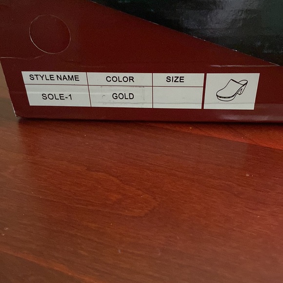 Mules/clogs - Picture 7 of 9